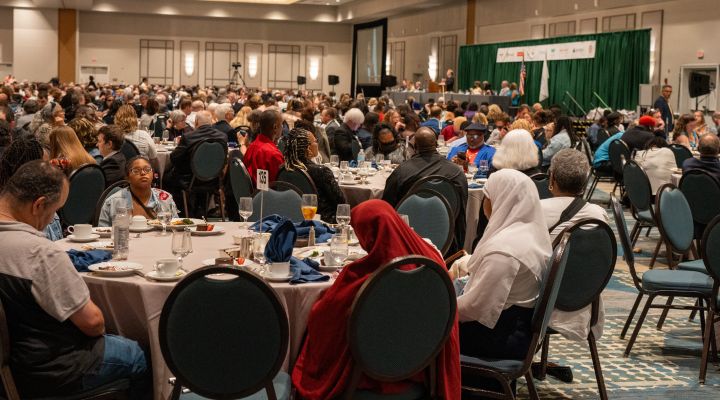 Members listens to the banquet speech